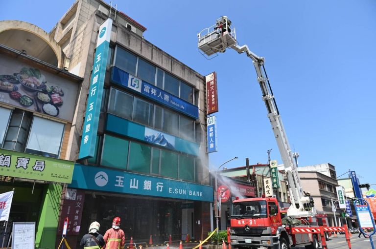 羅東火車站遭導彈攻擊 萬安演習模擬敵襲狀況逼真