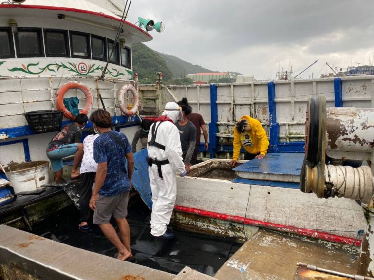 海巡岸檢滴水不漏 遠洋漁船進港查獲通緝犯吳姓船員【影音新聞】