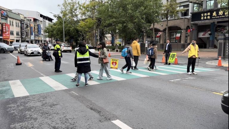 宜蘭縣各國小開學日 羅東警分局啟動護童專案