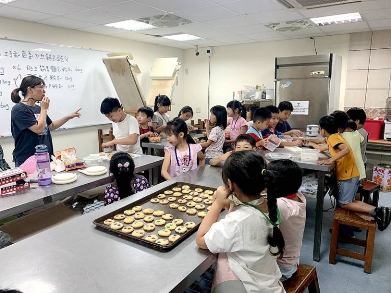 寒假不侷限課堂教學～救國團舉辦「小博士成長營」