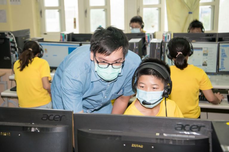 大學生變身小老師 宜大生進偏遠國小教程式設計