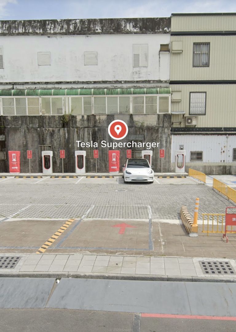 小特車主充電站起爭執 竟尾隨逼車持BB槍射擊