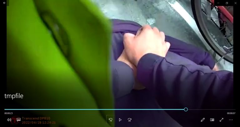 七旬老翁意識不清倒臥路邊 警民聯手救命