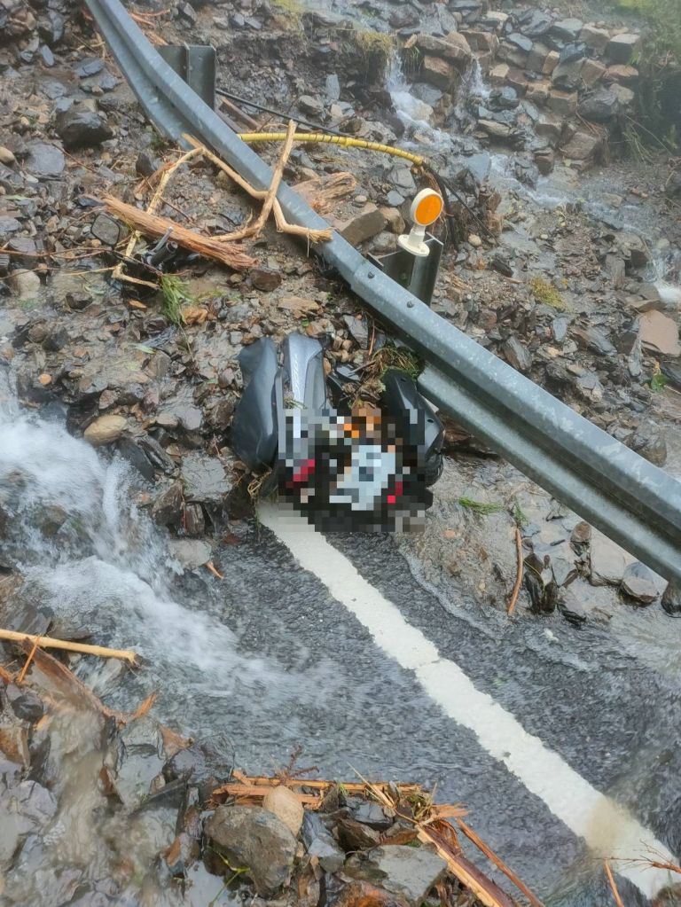 18歲鄭女騎機車桃園至宜蘭訪友至今失聯 機車台七甲線遭土石掩埋