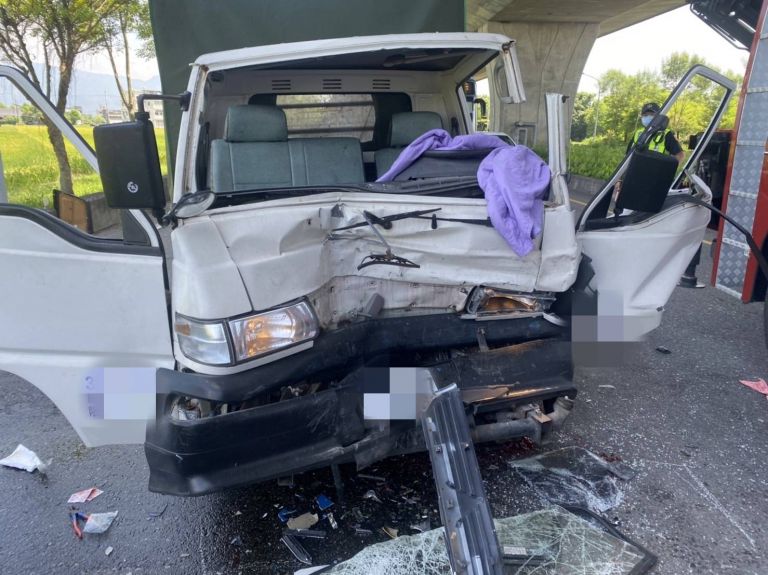 國五平原線雪隧路口三車連環追撞 三人受傷送醫