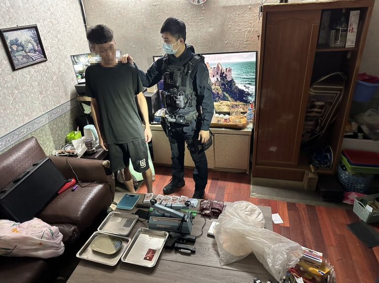 毒品分裝工場藏身汽車旅館 警方查獲市值二千餘萬毒品【影音新聞】