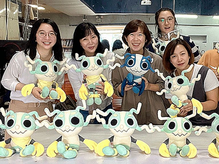 國家典藏「獸形器座」．作成布偶飛入尋常人家