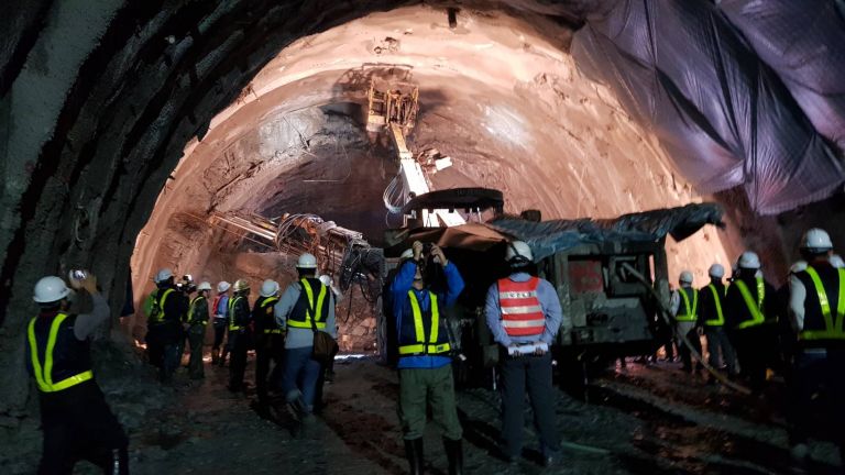 隧道貫通首長都有來  隧道坍方首長都沒來  徐榛蔚：不重視安全【影音新聞】