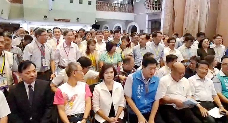 宜縣中小學16校長異動．廠商捐教學設備