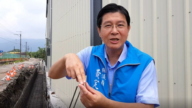 新城橋旁建側溝．黃定和認應一分為二