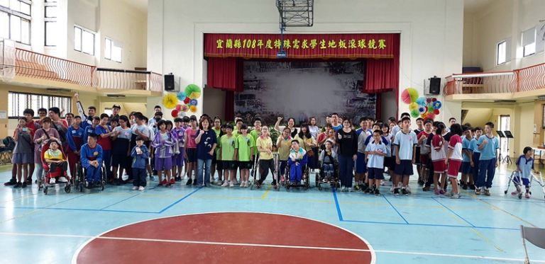 特殊學生地板滾球競賽．看見愛滾動希望