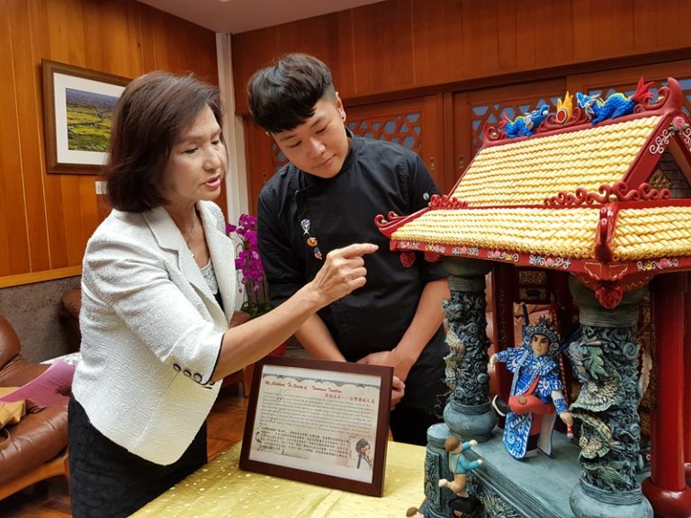 將歌仔文化飄向國際．蕭仁孟泰國廚藝賽奪銀