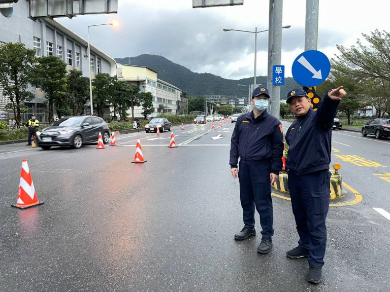 年假首日蘇花改交通順暢 首次開放大客車行駛路肩【影音新聞】