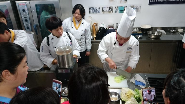 蘭院阿基師「獅子頭」帶您回到古早味