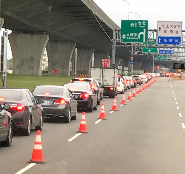 清明連假請多搭乘大眾運輸工具   以免塞車之苦