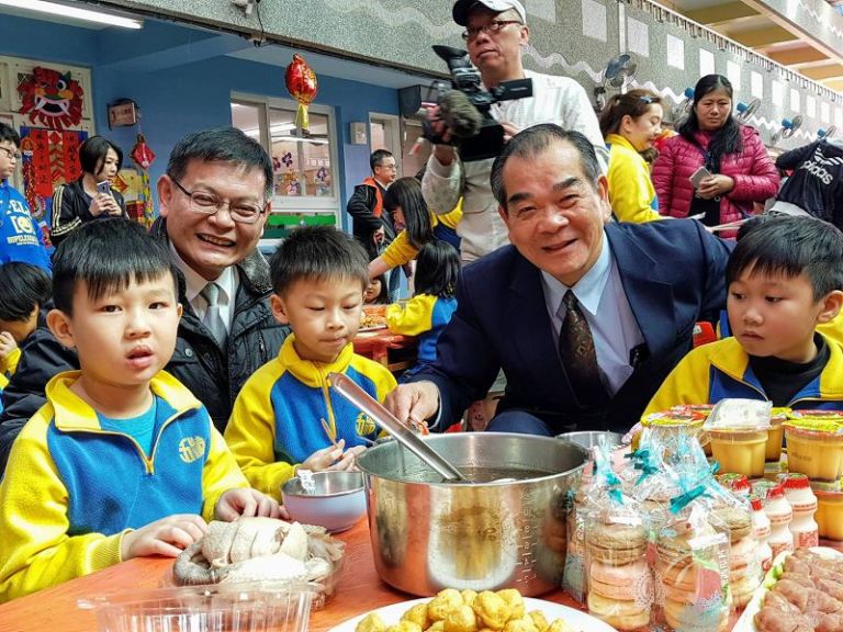 五結幼兒園歲末迎春圍爐     鄉長沈德茂鼓勵家長生產報國【影音新聞】