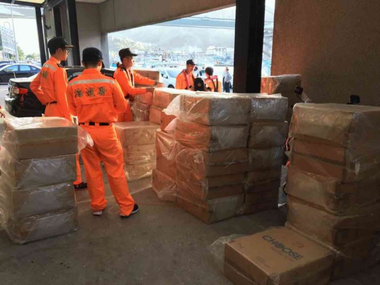 海巡署南方澳破獲漁船走私中國劣質香煙市價約值1000萬元