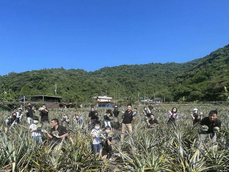 礁溪寒沐酒店員山開會～享農家樂．送碳烤雞助弱勢