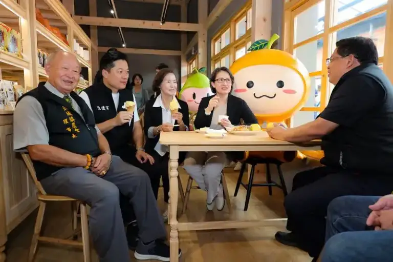 副總統．縣長參加剪綵～頭圍農驛品牌館開幕