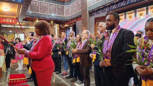 聖清宮宮慶～17國大使前來祝賀．盛況空前