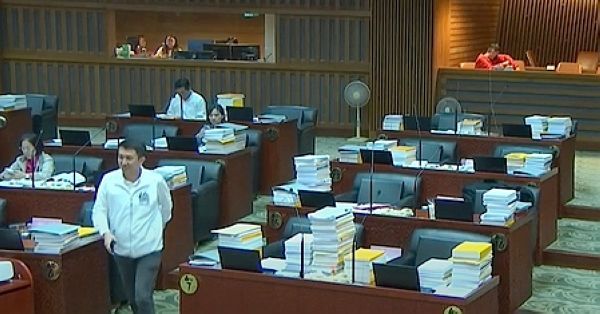 縣府公共造產人事費遭議會小組全數保留～員工工作權恐不保