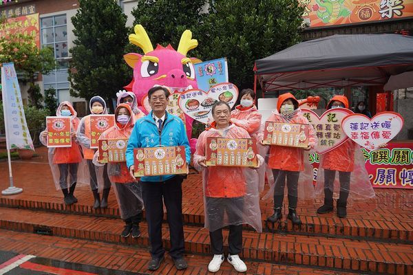 蓮記飄香饌愛心年菜捐礁溪．助弱勢家戶過好年
