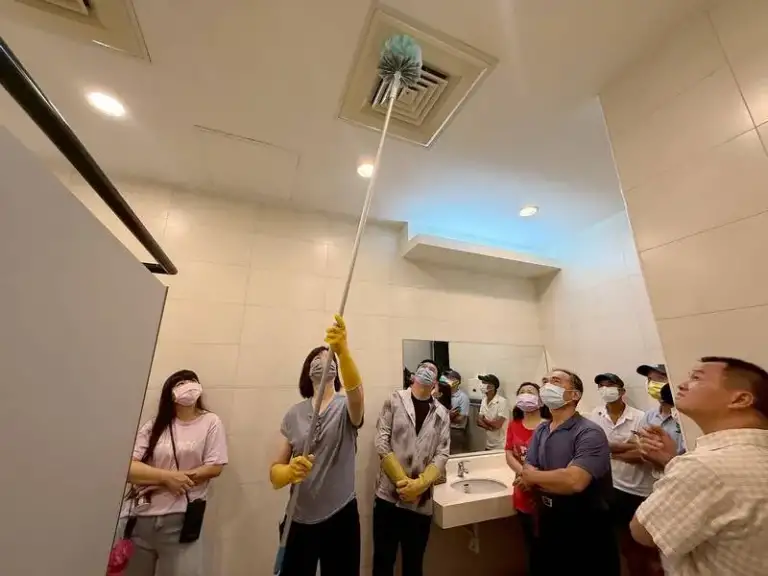 公廁如廁再升級～不濕不臭不髒．清掃到位更貼心