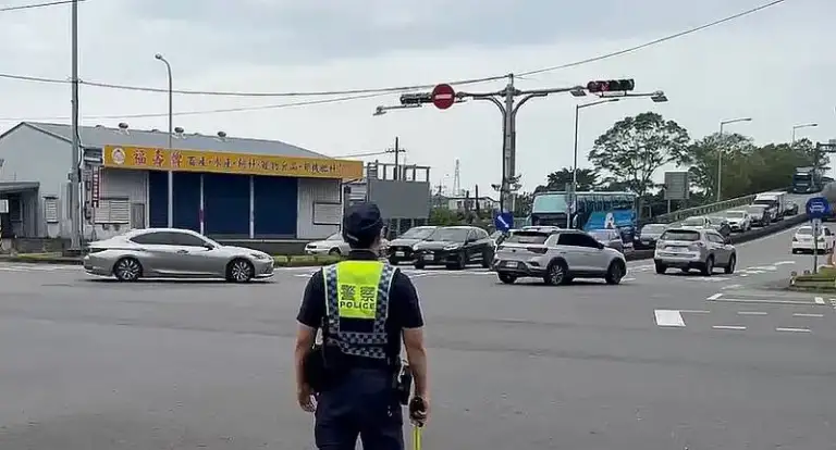 今明下午交管～國五塞車潮湧現．警力疏導不間斷