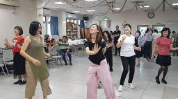 表演藝術協會向心力強．載歌載舞聯誼歡唱【影音新聞】