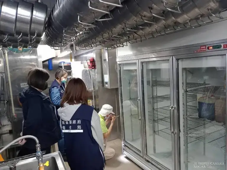 宜蘭火鍋店諾羅病毒擴散至82人．餐廚五人中鏢