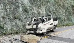 山路驚險．落石奪1命～豪雨地震頻來．行車更需小心