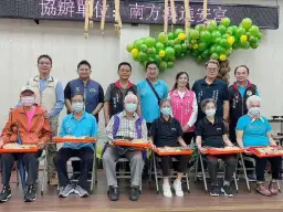 宜市民族社區重陽敬老.光復國小絲竹樂開場.來賓祝賀長者健康久久