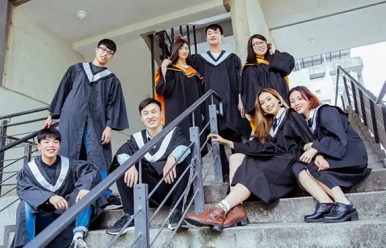 宜蘭大學全台前十～產學接軌強．研發拚實力．就業有底氣