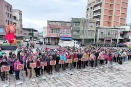 除舊佈新迎春節．頭城350志工清淨市容