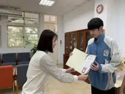 宜蘭國中學生見義勇為～主動救人獲公開表揚【影音新聞】