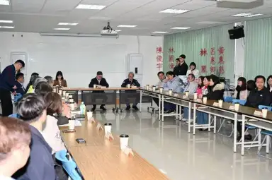 卓榮泰視察宜蘭鐵路高架化～承諾農曆年前拍板定案．參加者都綠營人士【影音新聞】