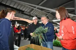 年貨採買高峰將至．代理縣長關心民生物資供應