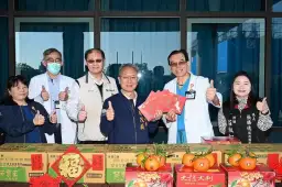 林茂盛慰勞醫護．春節就醫資訊一次掌握【影音直播】