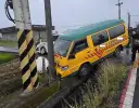 宜蘭雪隧路車禍頻傳～娃娃車與轎車碰撞4人送醫