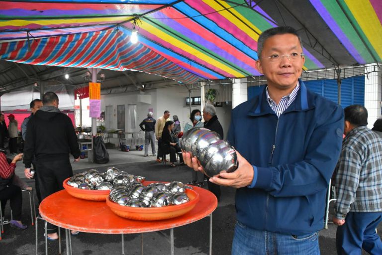 推動低碳環保 三星鄉公所送二千個不鏽鋼碗予10廟宇