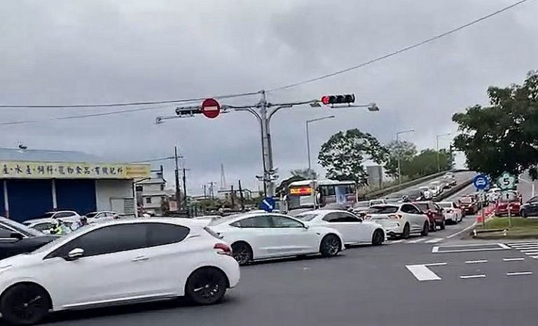 年初二交流道壅塞～ 礁警疏導交通