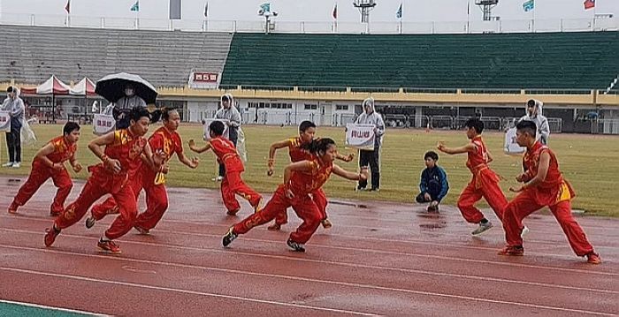 宜蘭縣中小學運動會～開幕典禮雨中舉行【影音新聞】