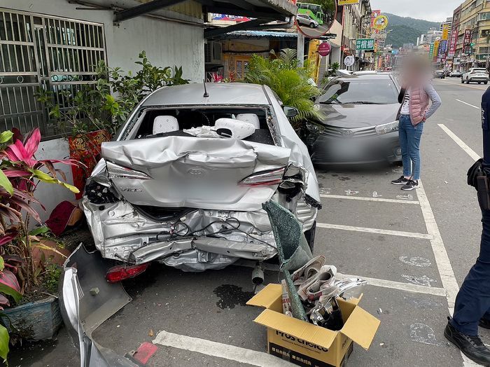 礁溪客運追撞轎車．兩駕駛受傷【影音新聞】