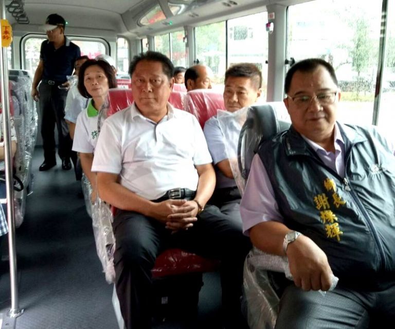 冬山鄉公所新購免費接駁巴士正式啟用