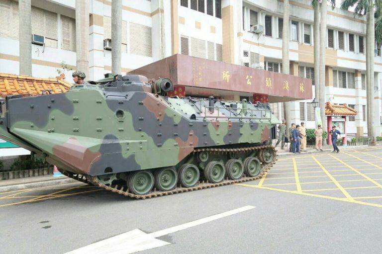 防範颱風來襲 軍方兩棲突擊車進駐蘇澳