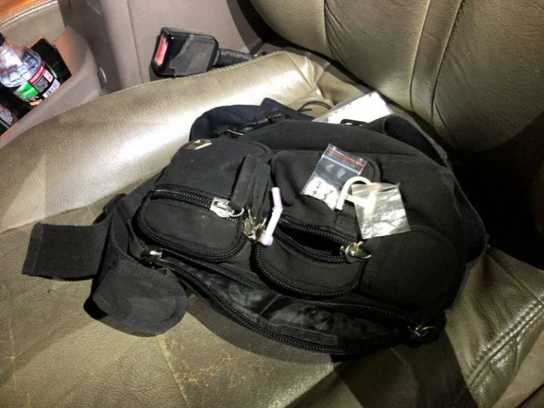 林姓男子路邊吸食安毒 警察杯杯上前逮個正著
