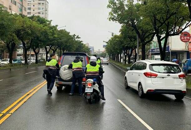 這就是我們的警察 威嚴背後隱藏溫馨一面