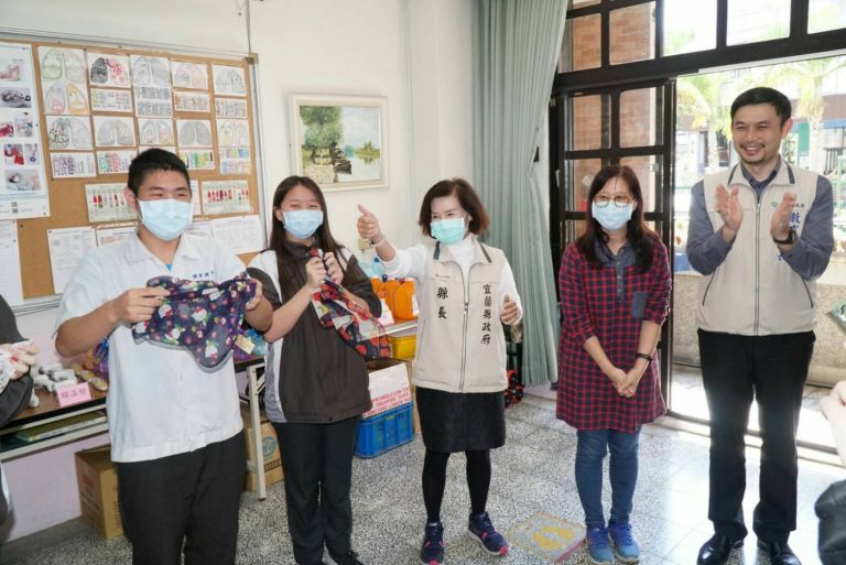 友善校園防疫週 林姿妙首站抵國華國中巡視校園整備工作