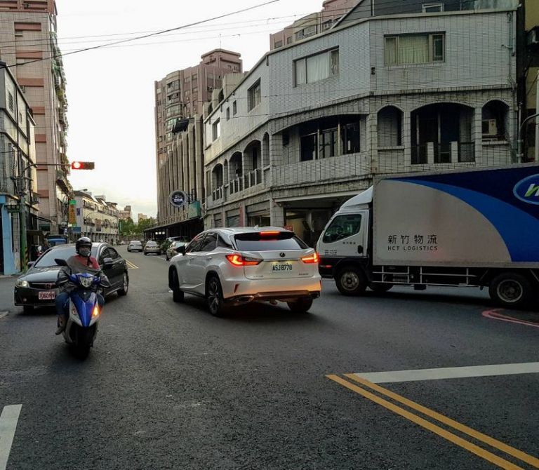 羅東禮運路陽明路違規停車改善 民眾感謝警方用心執法