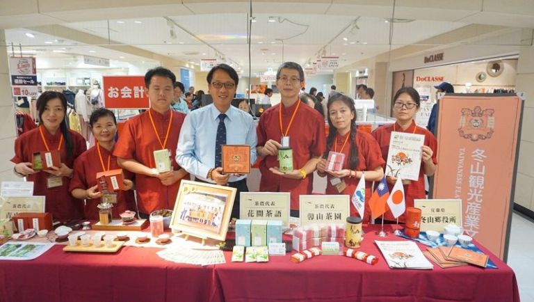 冬山素馨茶進軍日本 民眾聞香駐足讚口不絕